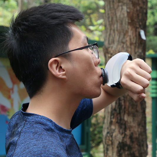 Portable wrist kettle