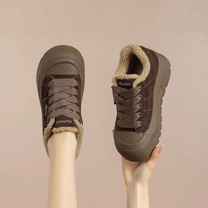 Low-Top Flat-Sole Sports Shoes