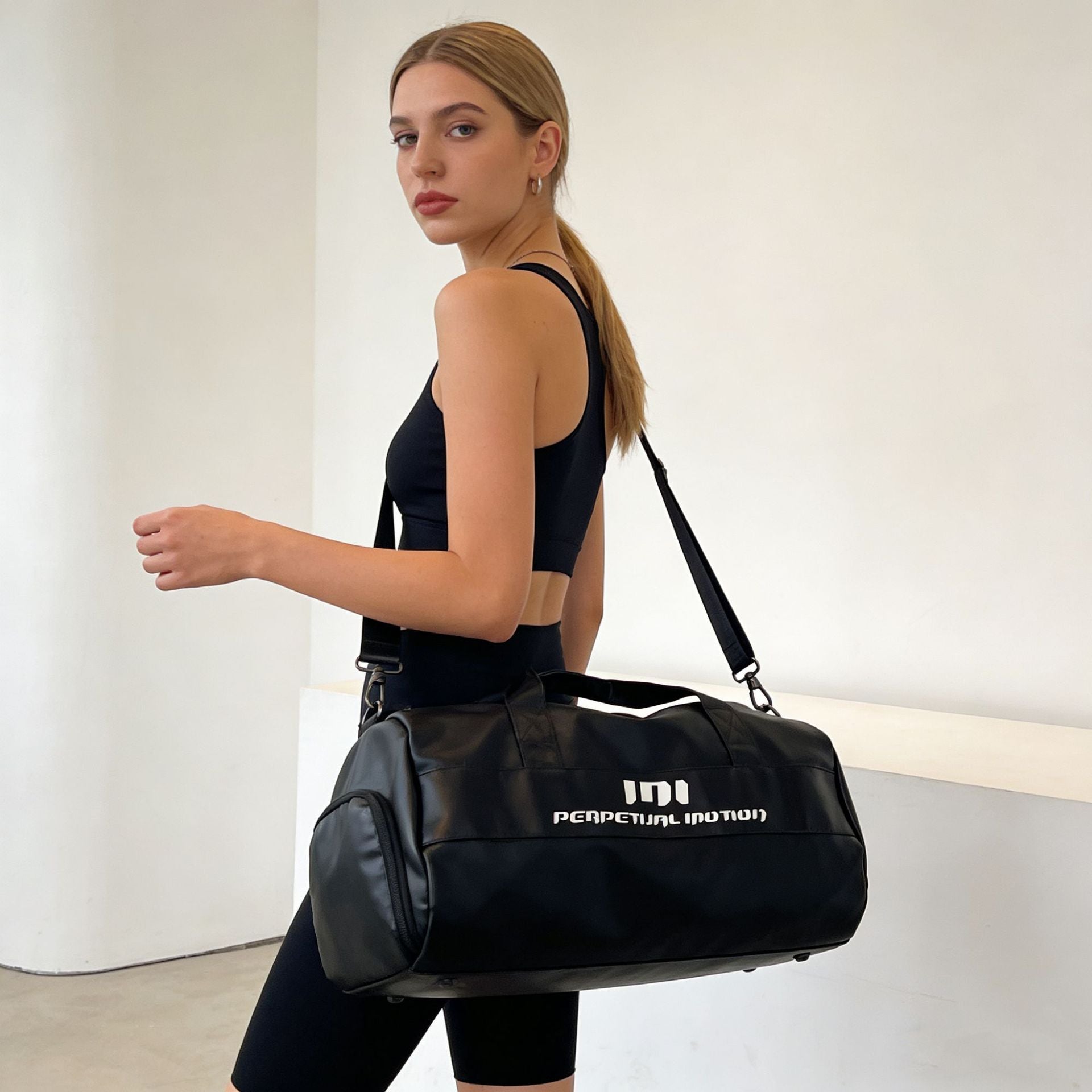 Metallic PU Gym Duffel with Wet/Dry Pocket Main| Yiran Sportslife