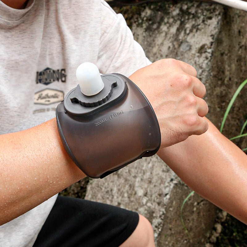 200ml Wrist Running Bottle Main|Yiran Sportslife